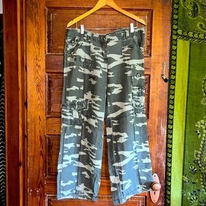 Came cargo pants size L by deep l.a